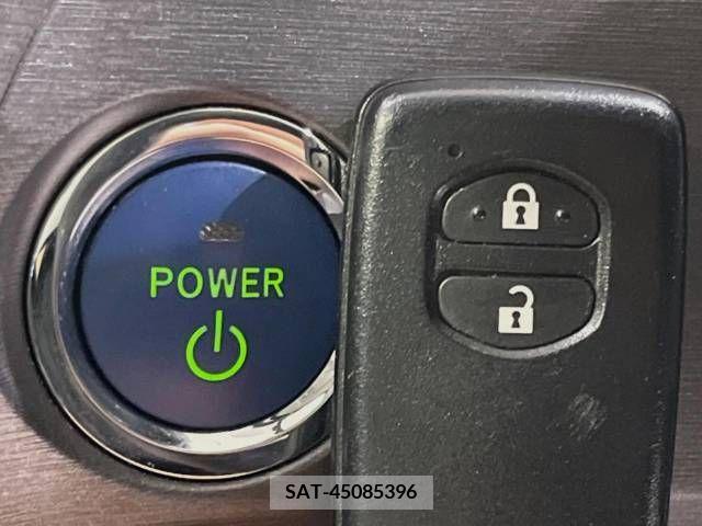 Toyota PRIUS 2013-03 366586-5