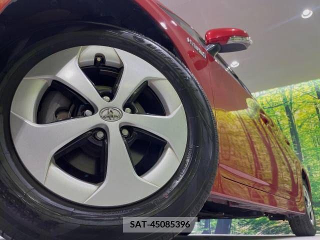 Toyota PRIUS 2013-03 366586-13