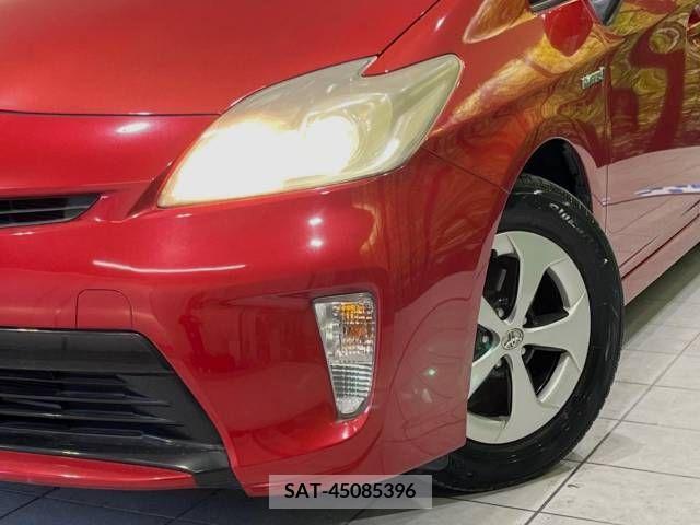 Toyota PRIUS 2013-03 366586-12
