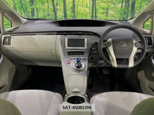 Toyota PRIUS 2013-03 366586-1