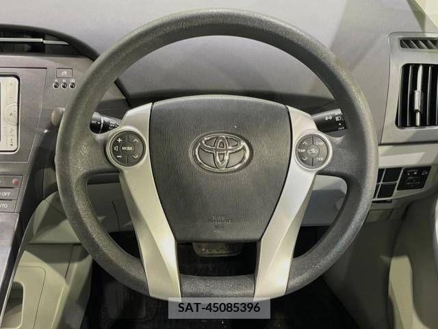 Toyota PRIUS 2013-03 366586-10