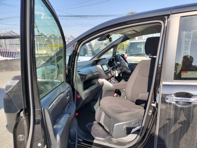 Toyota ESQUIRE 2016-10 184197-8