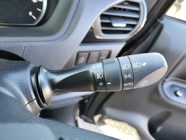 Toyota ESQUIRE 2016-10 184197-19