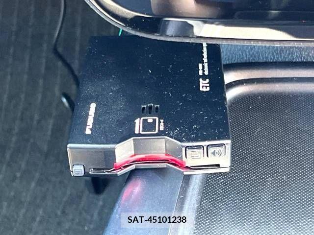 Toyota PRIUS 2019-05 322424-6