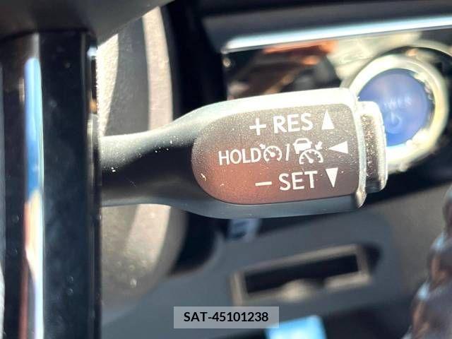 Toyota PRIUS 2019-05 322424-3
