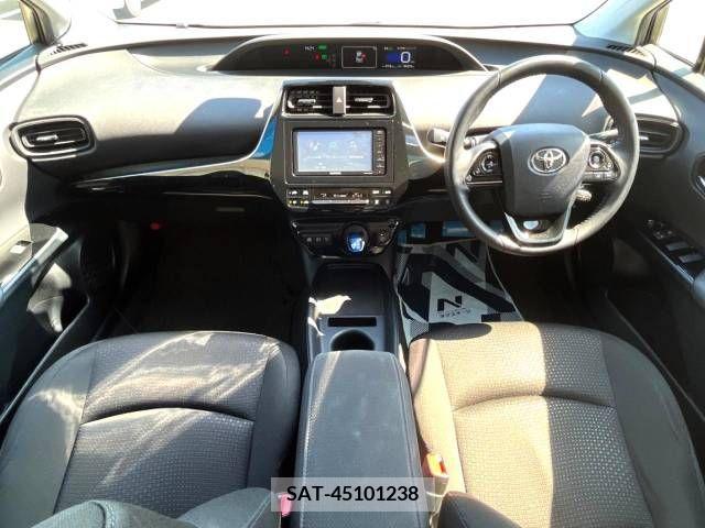 Toyota PRIUS 2019-05 322424-1