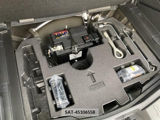 Nissan NOTE 2018-09 279879-17