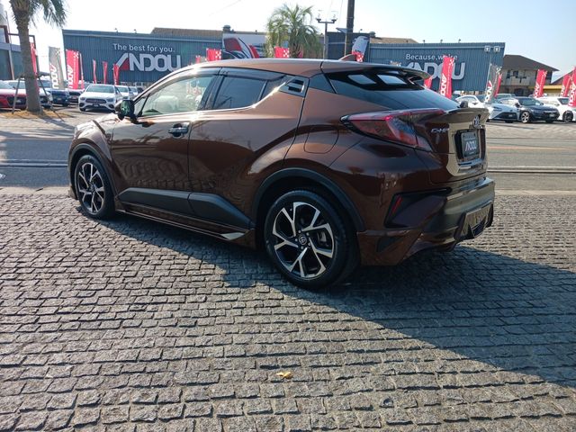 Toyota C-HR 2017-04 27460-3