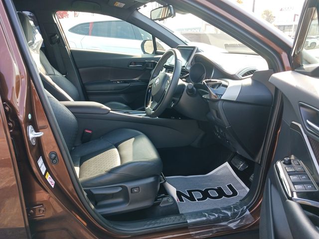 Toyota C-HR 2017-04 27460-10