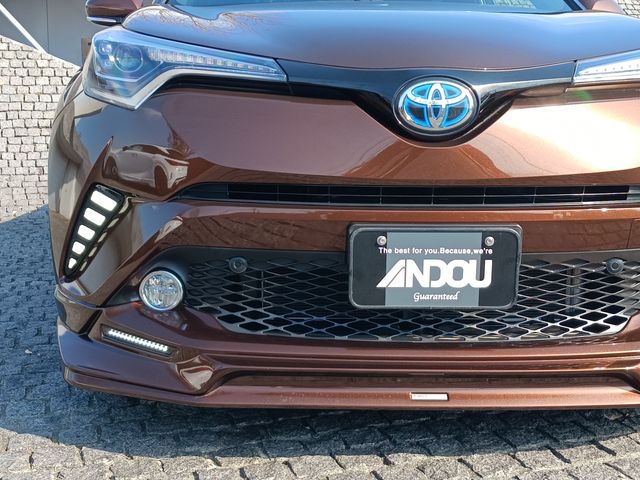 Toyota C-HR 2017-04 27460-5