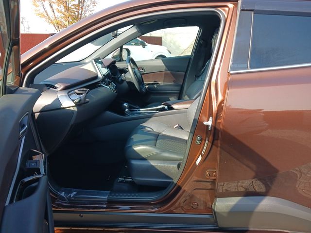 Toyota C-HR 2017-04 27460-21