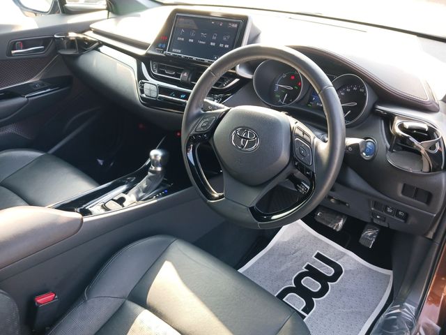 Toyota C-HR 2017-04 27460-11