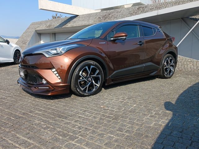Toyota C-HR 2017-04 27460-1