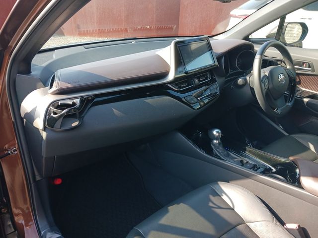 Toyota C-HR 2017-04 27460-22