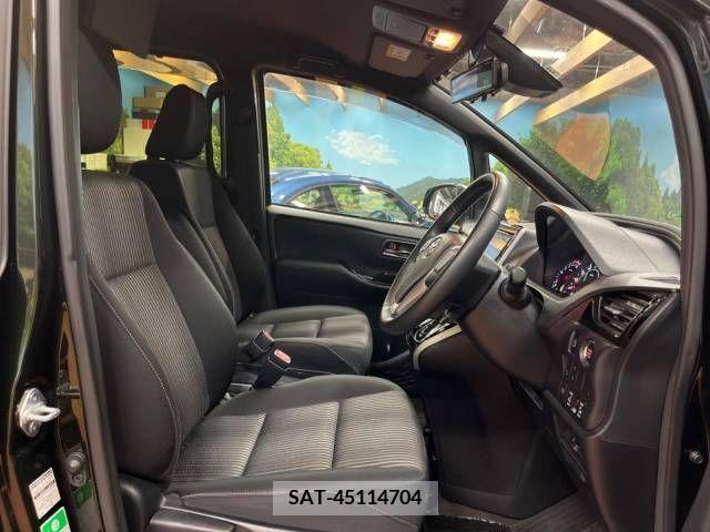 Toyota VOXY 2019-07 321636-8