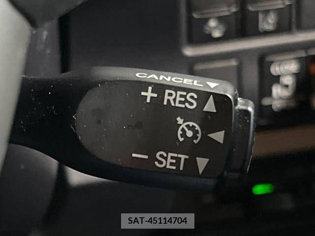 Toyota VOXY 2019-07 321636-6