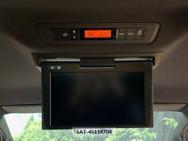Toyota VOXY 2019-07 321636-4