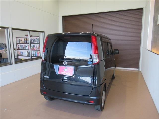 Nissan ROOX 2009-12 1817-2