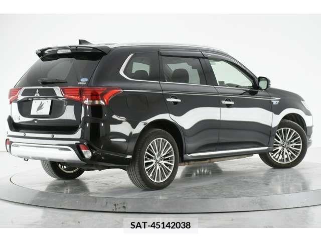 Mitsubishi OUTLANDER PHEV 2019-10 247251-1