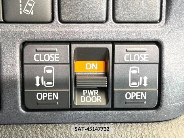 Toyota VOXY 2017-01 227640-4