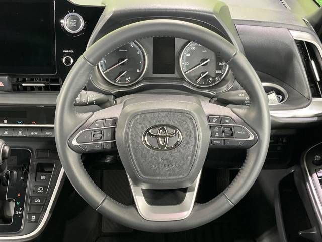 Toyota VOXY 2023-03 182045-12