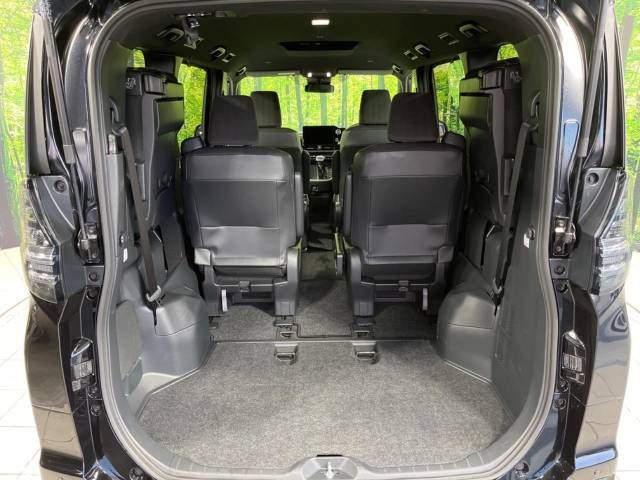 Toyota VOXY 2023-03 182045-11