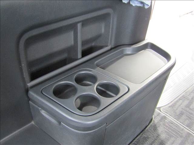 Toyota HIACE WAGON 2014-04 3117-18