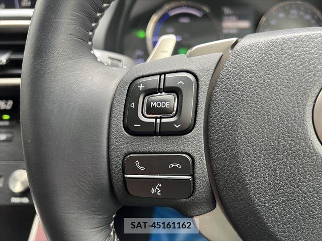 Lexus IS 2017-02 297900-24