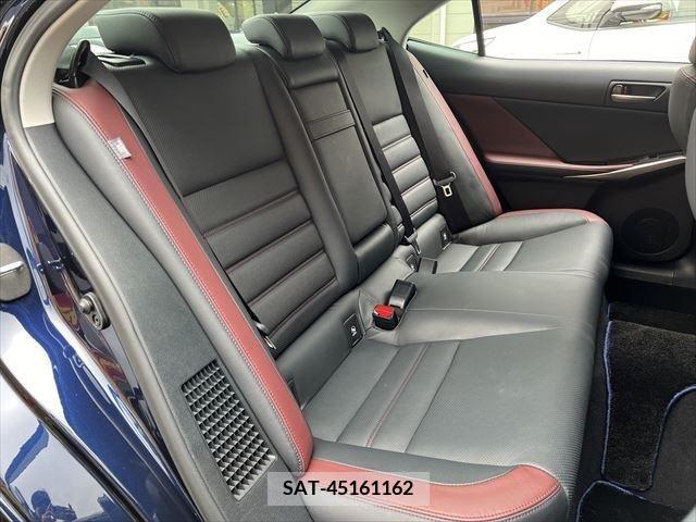 Lexus IS 2017-02 297900-12