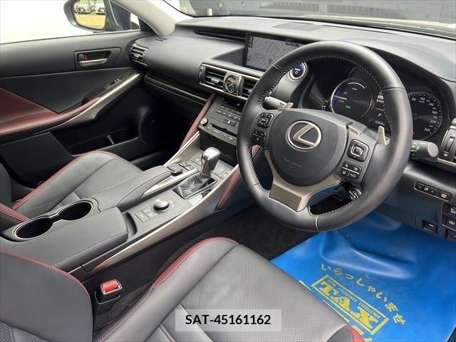 Lexus IS 2017-02 297900-8