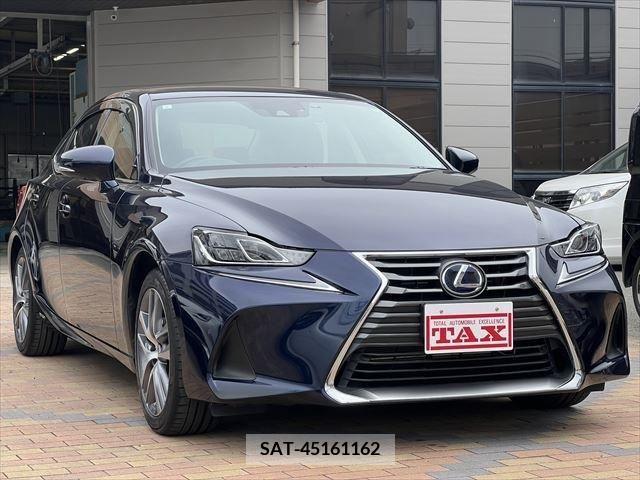 Lexus IS 2017-02 297900-1