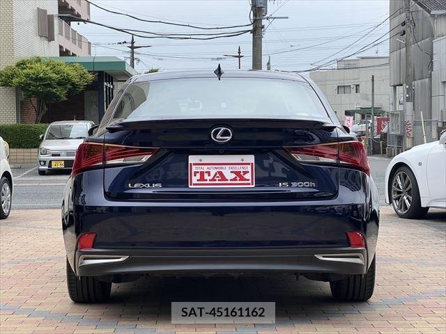 Lexus IS 2017-02 297900-5