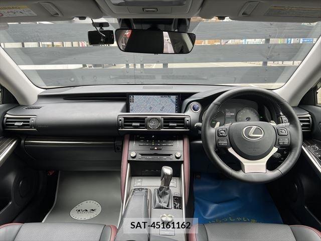 Lexus IS 2017-02 297900-7