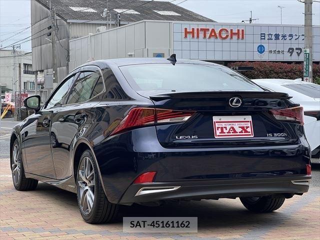 Lexus IS 2017-02 297900-4