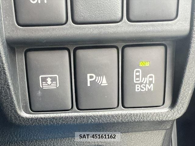 Lexus IS 2017-02 297900-26