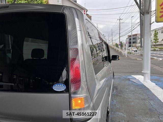 Nissan SERENA 2010-05 284347-22