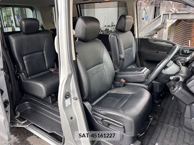 Nissan SERENA 2010-05 284347-28