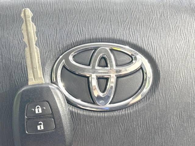 Toyota AQUA 2012-09 9747-7