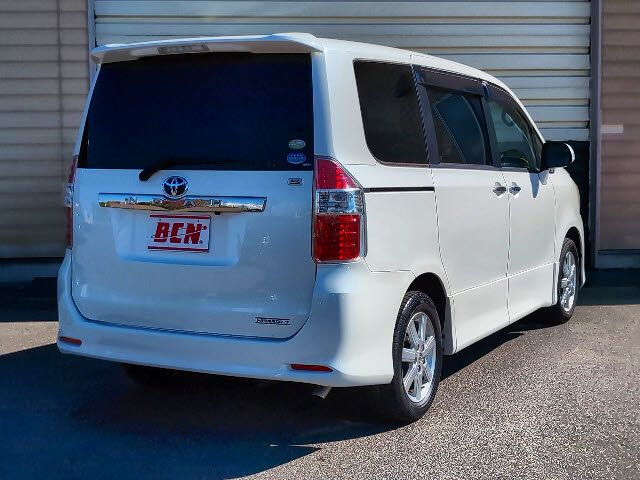 Toyota NOAH 2009-08 10489-2