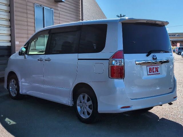 Toyota NOAH 2009-08 10489-8