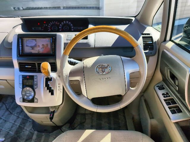 Toyota NOAH 2009-08 10489-1