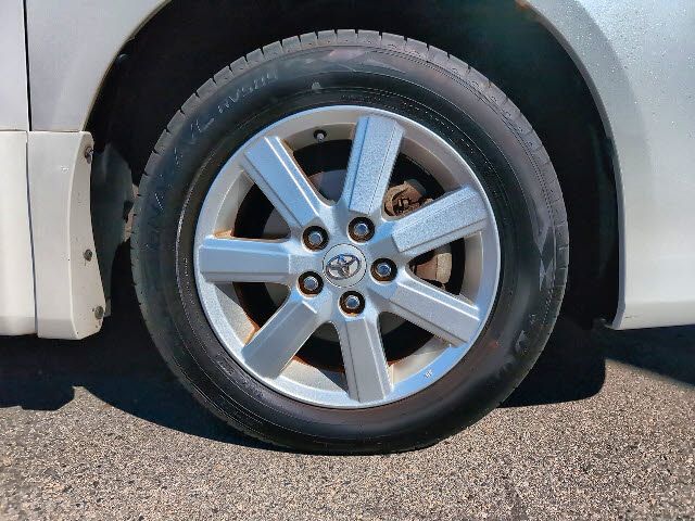 Toyota NOAH 2009-08 10489-26