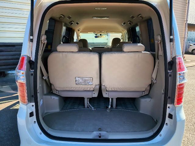 Toyota NOAH 2009-08 10489-14