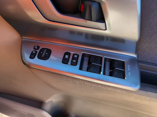 Toyota NOAH 2009-08 10489-16