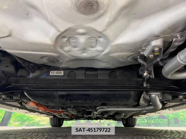 Toyota AQUA 2013-06 376107-19