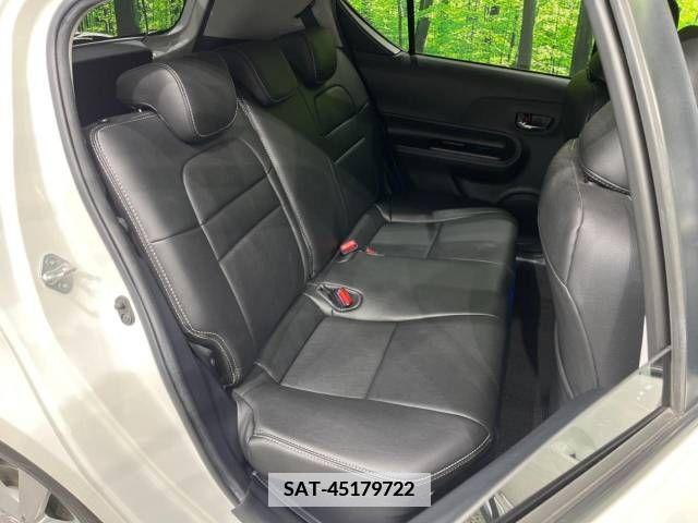 Toyota AQUA 2013-06 376107-9