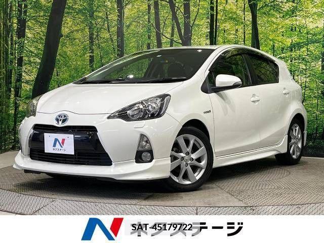 Toyota AQUA 2013-06 376107-0