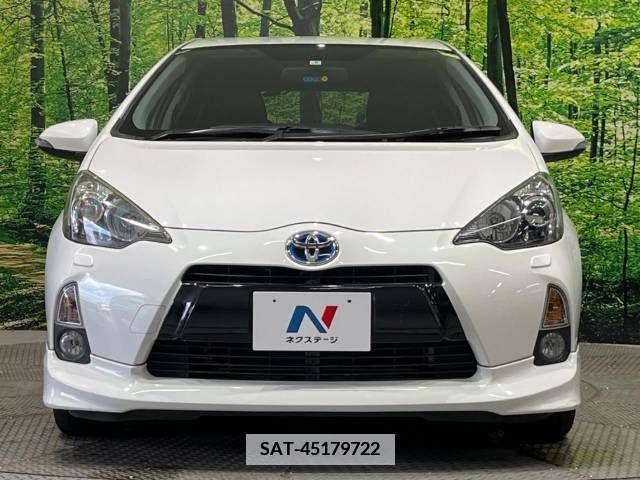 Toyota AQUA 2013-06 376107-14