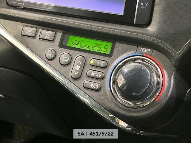 Toyota AQUA 2013-06 376107-7