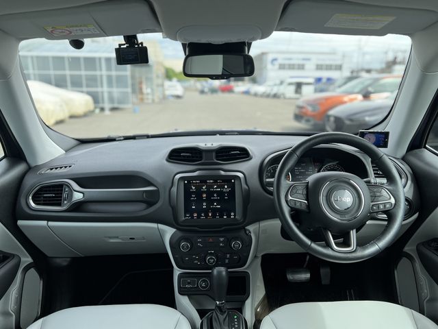 Jeep RENEGADE 2022-01 21189-1